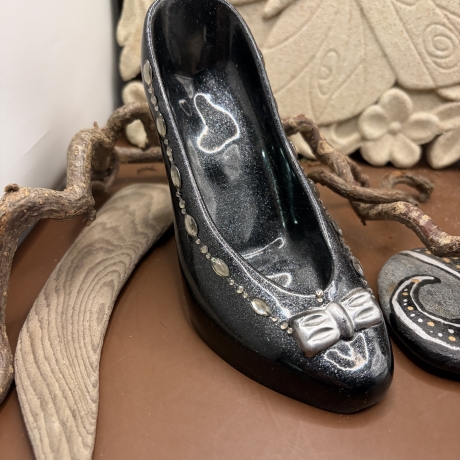 Handmade Epoxidharz Unikat – Eleganter Schmuckhalter im High-Heel