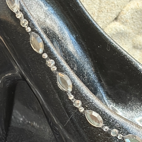Handmade Epoxidharz Unikat – Eleganter Schmuckhalter im High-Heel