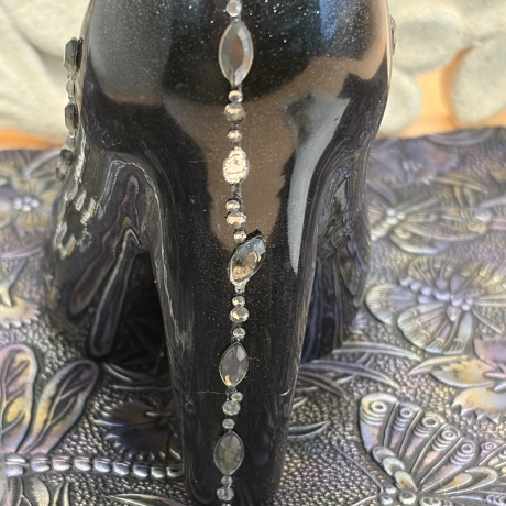 Handmade Epoxidharz Unikat – Eleganter Schmuckhalter im High-Heel