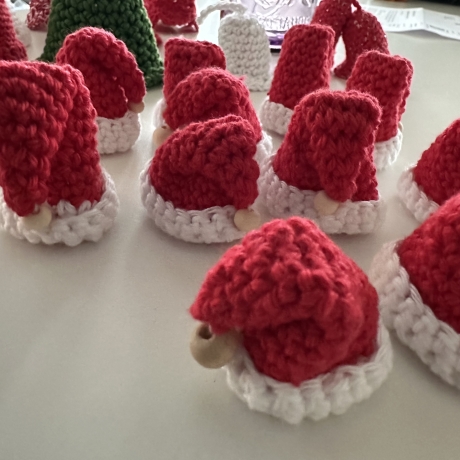 Liebevoll handgehäkelte Deko – perfekt als kleines Geschenk 