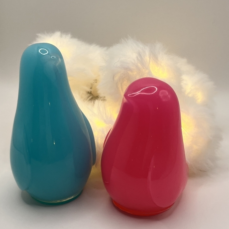 Farbenfrohe Deko-Vögel – Liebevolle Handarbeit aus Harz