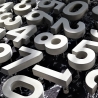 HAUSNUMMER aus BETON 12 cm   Font: Euklid  Edelstahl Befestigung