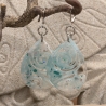 Handgemachte Epoxidharz-Ohrringe in Mintgrün – Aqua Swirl 