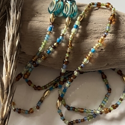 Handgemachtes Brillenband aus Perlen – stilvoll & praktisch Handgemachtes Brillenband aus Perlen – stilvoll & praktisch