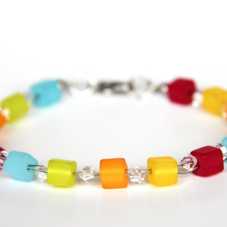 Polaris-Würfel-Armband in fruchtigen Farben und klaren Biconen