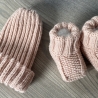 Gestrickte Baby- Mütze und passende Socken/Schuhchen