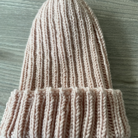 Gestrickte Baby- Mütze und passende Socken/Schuhchen