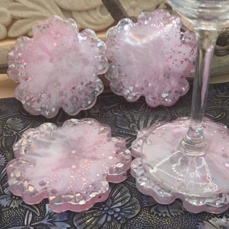 Handgemachte Untersetzer aus Epoxidharz  Rosa Blüten mit Glitzer
