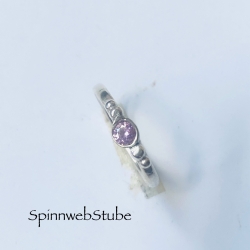 Schmaler Silberring „Rosa Zirkonia“