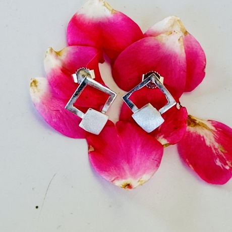 Ohrstecker aus Silber „Doppeltes Quadrat“