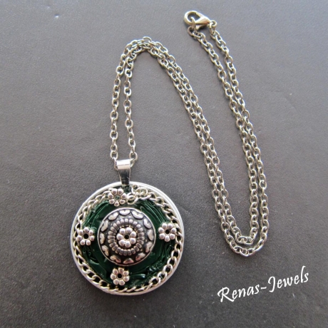 Kette kurz mit Anhänger grün silberfarben Upcycling