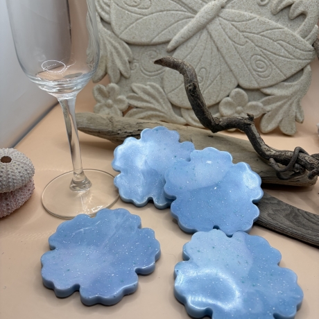 Handmade Untersetzer aus Epoxidharz Blau | Blüten Untersetzer | 