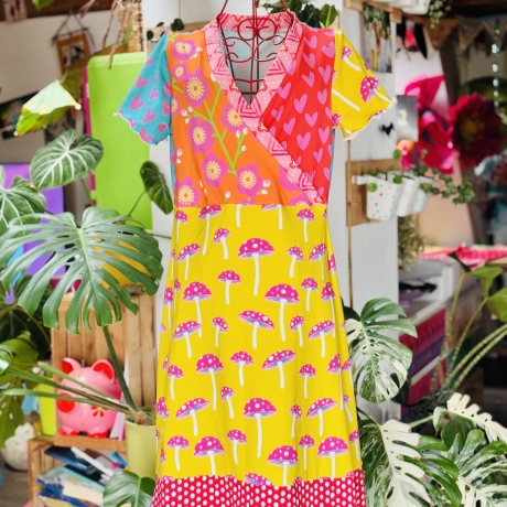 Möpsekleid in Wickeloptik Größe 38-44