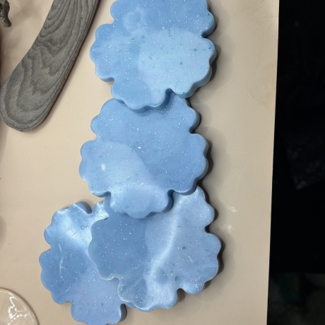 Handmade Untersetzer aus Epoxidharz Blau | Blüten Untersetzer | 