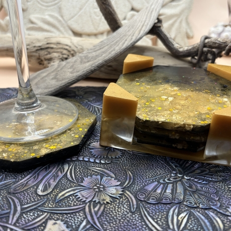 Handmade Epoxidharz-Untersetzer „Golden Glamour“ mit Halter  