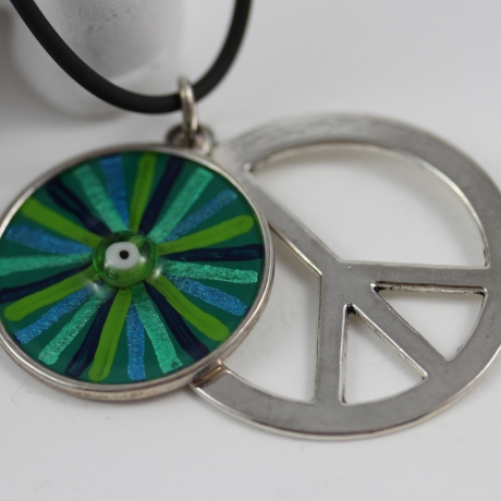 Halskette mit Glücks Auge in Meerblau und Frieden Peace Symbol
