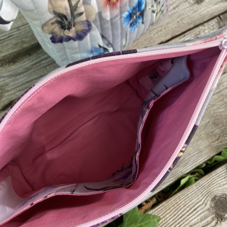Kosmetiktasche | Blumen Grau Bunt gesteppt | Kulturbeutel 