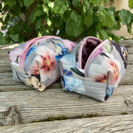 Kulturbeutel  | Boxy Bag gesteppt  | Blumen  | Kosmetiktasche