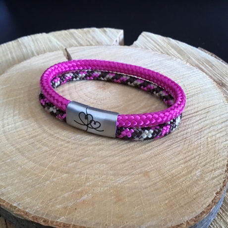 „Herzchen“  Multistrang-Armband mit Edelstahl-Magnetverschluss 