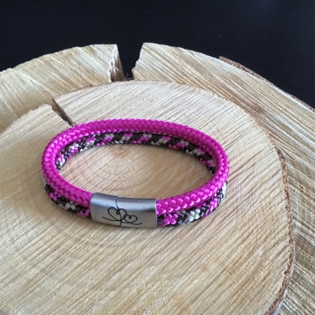 „Herzchen“  Multistrang-Armband mit Edelstahl-Magnetverschluss 