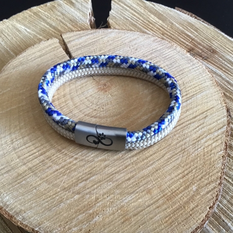 „Infinity“Multistrang-Armband mit Edelstahl-Magnetverschluss 