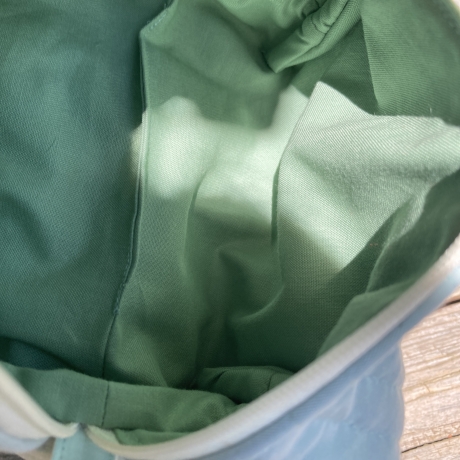Kulturbeutel Boxy Bag Lindgrün gesteppt | Kosmetiktasche 