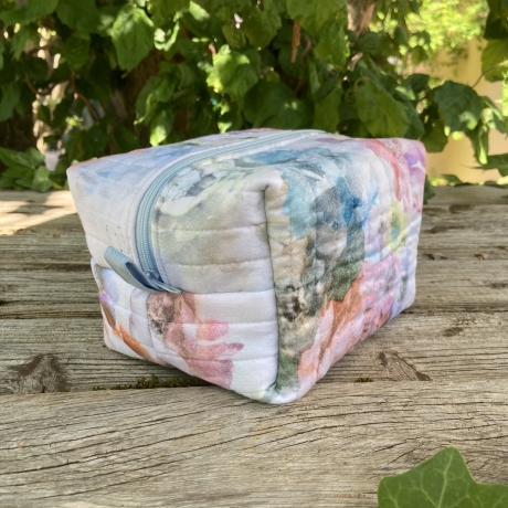 Kulturbeutel Boxy Bag | Aquarell-Blumen gesteppt | Kosmetiktasche