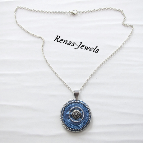 Kette kurz mit Anhänger blau silberfarben Upcycling