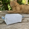Mini Boxy Bag Hellblau-Weiß gesteppt | Schlüsselanhänger 