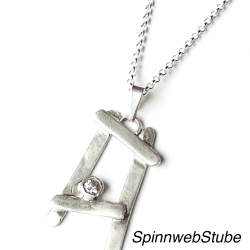 Kettenanhänger aus Silber „Asymmetrisch“