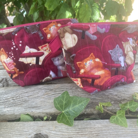 Kulturtasche gesteppt Katzen Kino Weinrot | Aufbewahrung