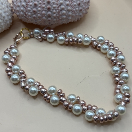 Handmade Perlenarmband „Pearl Rosé“ – Elegantes Armand mit Perlen