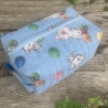 Kulturbeutel Boxy Bag | Katzen Hellblau gesteppt | Kosmetiktasche