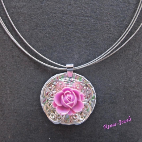Kette kurz mit Anhänger pink silberfarben Upcycling