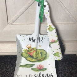 Kehrbesen Set - handmade -Geschenk - Froschmädchen „Mit Dir ist“ 