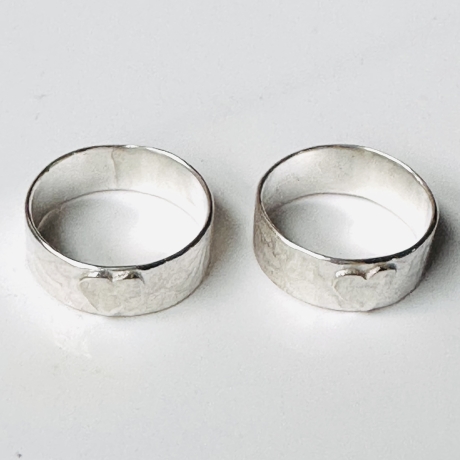 Bandring aus Silber „Mit Herzchen“