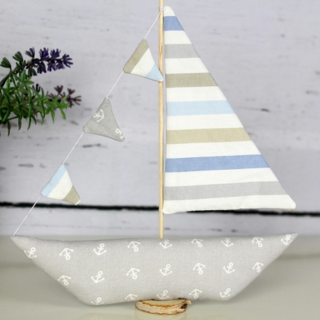 Segelboot mit Wimpelkette ~ Stoffdeko | Geschenkidee