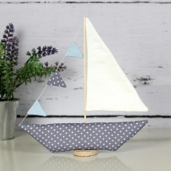 Segelboot mit Wimpelkette ~ Stoffdeko | Geschenkidee
