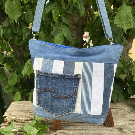 Crossbody-Tasche aus Upcycling-Jeans | Patchwork Umhängetasche