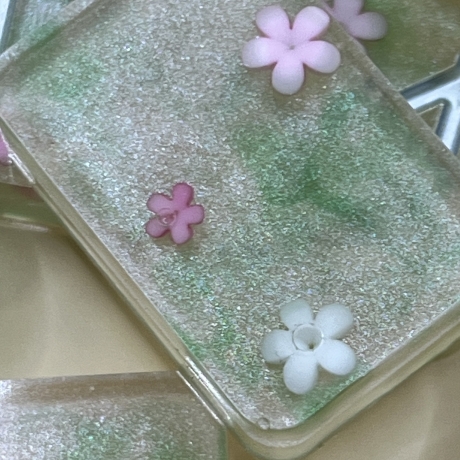 Runensteine NEU mit Blüten Resin Handmade Unikat Geschenkidee