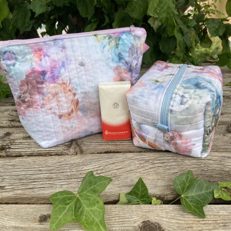 Kulturbeutel Boxy Bag | Aquarell-Blumen gesteppt | Kosmetiktasche