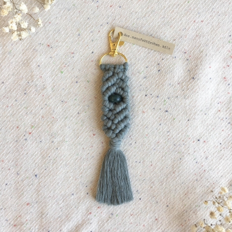 Mika • Makramee Schlüsselanhänger blau türkis mit Perle