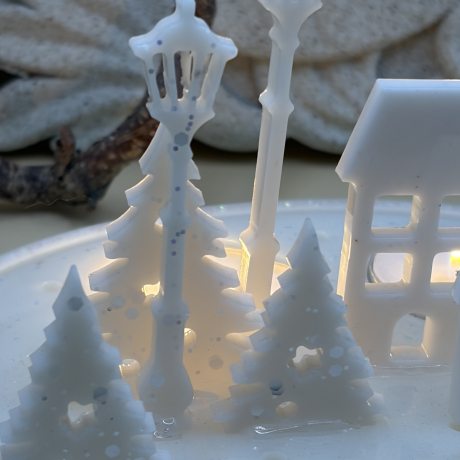 Handgefertigter Teelichthalter Winterlandschaft aus Epoxidharz