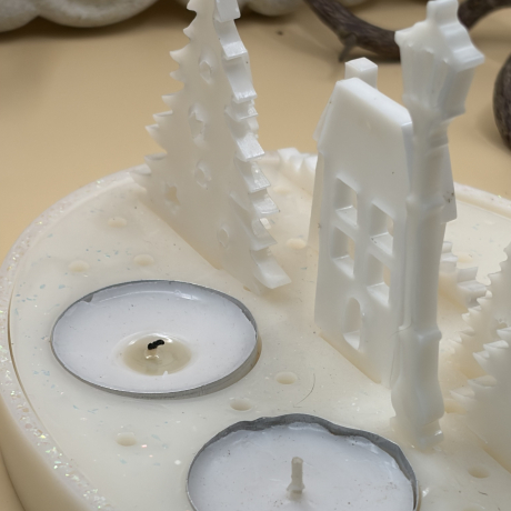 Handgefertigter Teelichthalter Winterlandschaft aus Epoxidharz