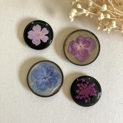 4 dekorative Vintage Magnete mit gepressten Blumen