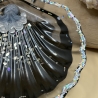 Handgemachte Muschel-Seifenschale mit Oktopus, Schwarz & glitzer