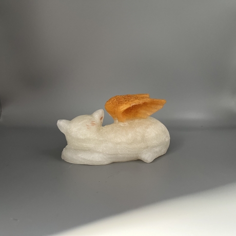Katze mit Flügeln aus Epoxidharz