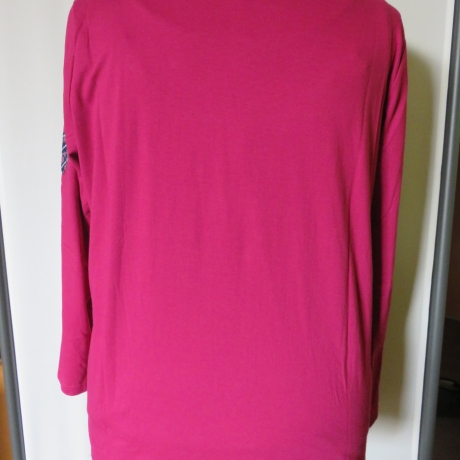 Das Einmalige pinkfarbenes Shirt, mit Applikation