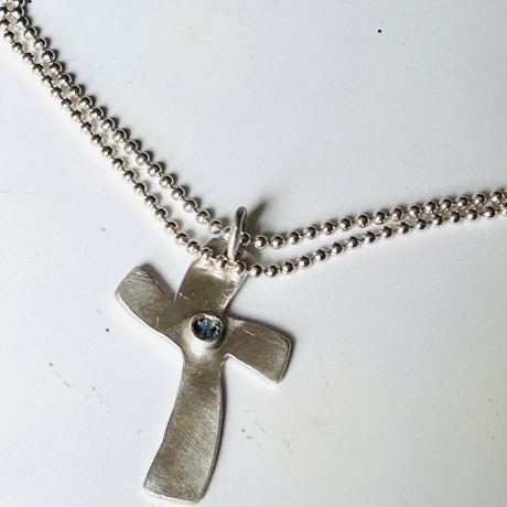 Asymmetrisches Kreuz „Aquamarin“