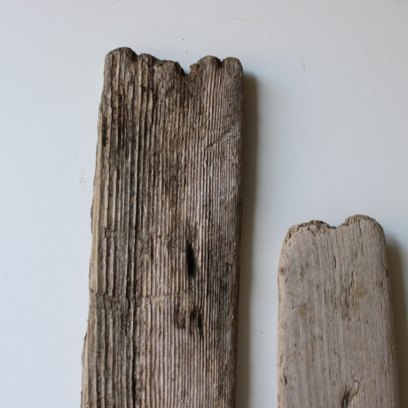 Treibholz Schwemmholz Driftwood  2  Bretter Regal  43- 58 cm 
